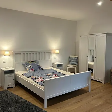 Neues Landappartement - Mit Eigener Terrasse *