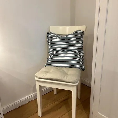 Neues Landappartement - Mit Eigener Terrasse Apartman *